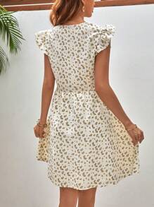 SHEIN Frenchy 碎花荷葉邊前紐扣連衣裙 - 彩色 - 查看 2