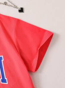 cô gái mười hai Đồ họa Chữ cái Áo thun - Đỏ - Xem 5