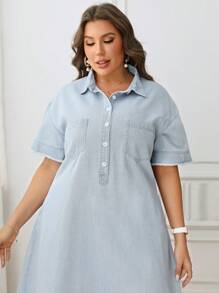 SHEIN 大碼補丁貼口袋落肩袖牛仔裙 - 淺色水洗藍 - 查看 3