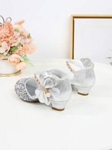 Mode-Kinderschuhe mit hohen Absätzen im Prinzessin-Stil