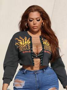 SHEIN SXY Talla grande Camiseta crop con estampado de fuego y letra con diseño de cadena - Gris Oscuro - Ver 1