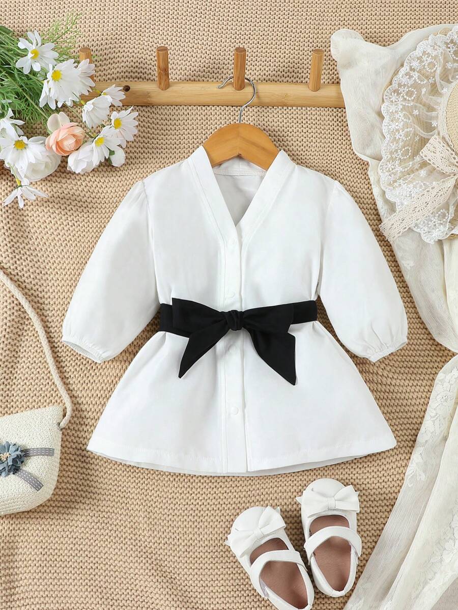 SHEIN Vestido blanco con cinturón negro con manga de burbuja y cuello en V elegante a la moda para bebé niñas 2 piezas - Blanco y Negro - Ver 1