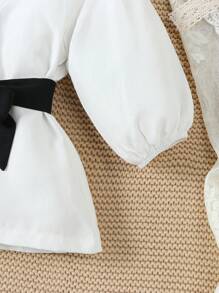 SHEIN Vestido blanco con cinturón negro con manga de burbuja y cuello en V elegante a la moda para bebé niñas 2 piezas - Blanco y Negro - Ver 6