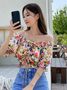 DAZY Vải in hoa Off Shoulder Mặt trước dây rút Viền Ruffle Áo sơ mi Crop - Nhiều màu - Xem 8