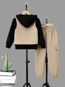 SHEIN 男小童素色連帽衫和褲子和翻蓋口袋夾克背心 - 彩色 - 查看 2