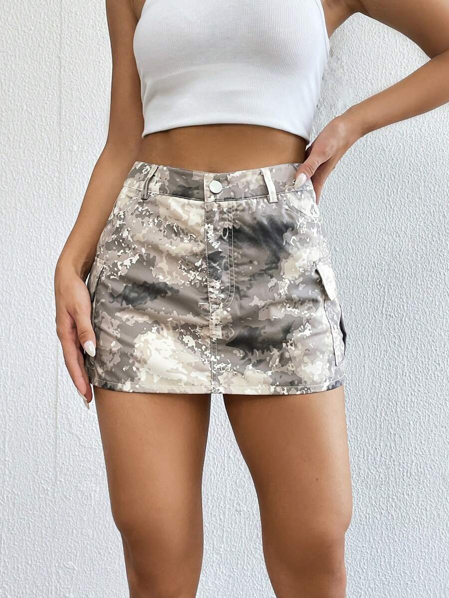 SHEIN EZwear 迷彩印花翻蓋口袋工裝裙 - 棕色 - 查看 1