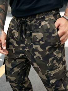 Manfinity RebelGame Men Camo Print Flap Pocket Cargo Trousers - Multicolor - View 3
