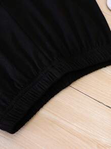 SHEIN Baby Boy Cartoon Graphic Tank Top & Letter Graphic Shorts