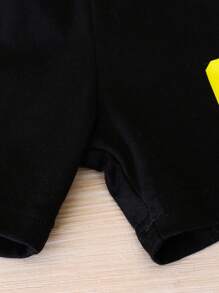 SHEIN Baby Boy Cartoon Graphic Tank Top & Letter Graphic Shorts