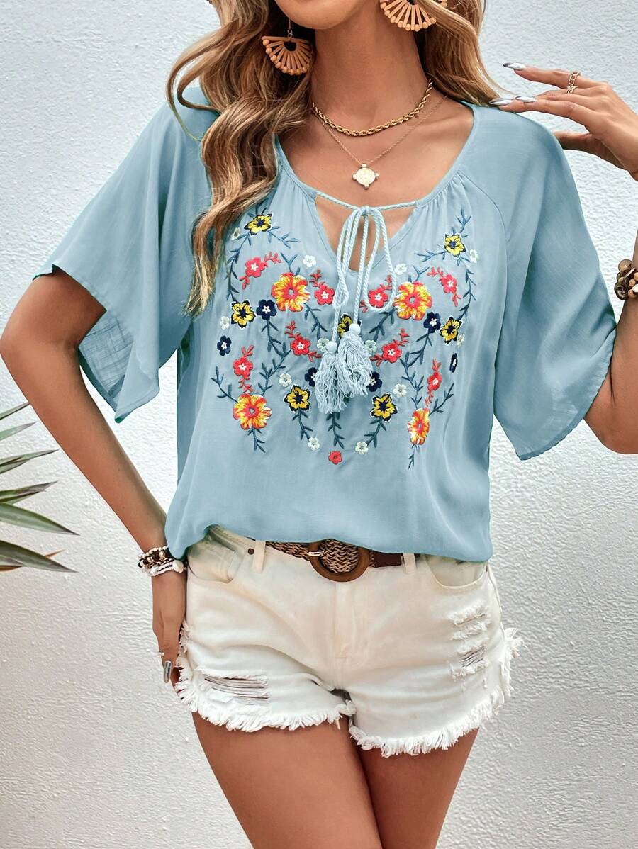 SHEIN LUNE 花卉刺繡流蘇繫帶領插肩袖襯衫 - 淺藍色 - 查看 1