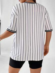 Flirla Hơn Đồ họa sọc & chữ Áo thun Thả vai & Quần short đi xe - trắng - Xem 3