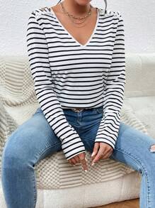 SHEIN Frenchy 條紋印花紐扣細節T恤 - 黑色 - 查看 5