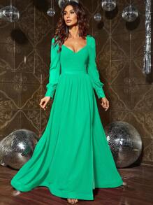 雞心領口高衩連衣裙