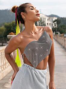 Top crop con diseño de cadena de un hombro de espalda abierta bajo pañuelo