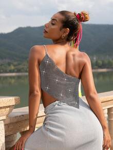 Top crop con diseño de cadena de un hombro de espalda abierta bajo pañuelo