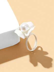 SHEIN Belle 花朵裝飾圓環 - 白色 - 查看 5