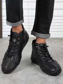 運動板鞋適合男士,字母圖案前綁帶運動鞋