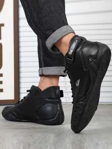 運動板鞋適合男士,字母圖案前綁帶運動鞋