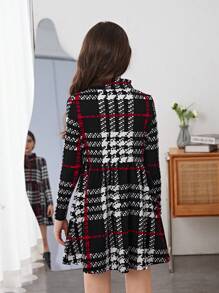 SHEIN Garota pré-adolescente Impressão Xadrez Gola Simulada Vestido Sem Cinto
