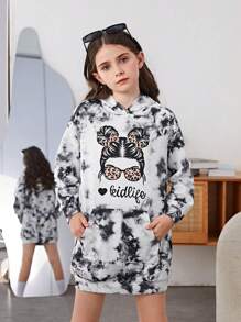 SHEIN 少女扎染字母和图案袋鼠口袋落肩卫衣连衣裙 - 黑與白 - 查看 1