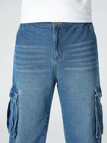 Manfinity Hypemode 男士大码側翻蓋口袋工裝牛仔褲 - 深色水洗藍 - 查看 7