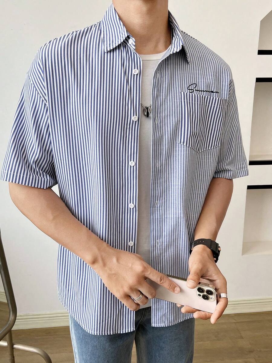 Manfinity RebelGame Herr Randigt Tryck Påsydda Fickor Skjorta Utan T-shirt - Blått och Vitt - Visa 1