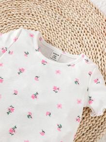 Baby Girl 2pcs Summer Casual Set: Floral Pattern Top With Solid Color Ruffled Edges - Multicolor - View 3