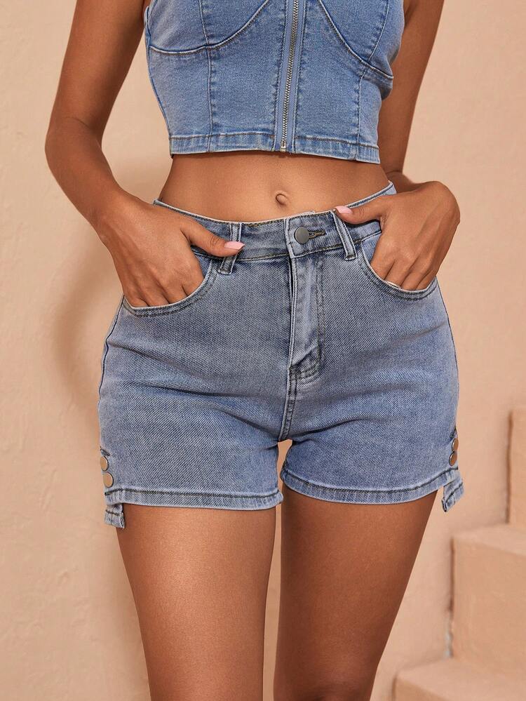 Shorts en mezclilla unicolor con bolsillo oblicuo con diseño de botón - Lavado ligero - Añade 3