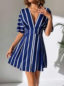 SHEIN Tall 條紋印花深V領褶皺細節洋裝 - 藏蓝色 - 查看 1