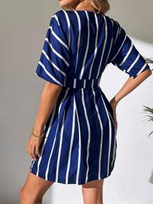 SHEIN Tall 條紋印花深V領褶皺細節洋裝 - 藏蓝色 - 查看 2
