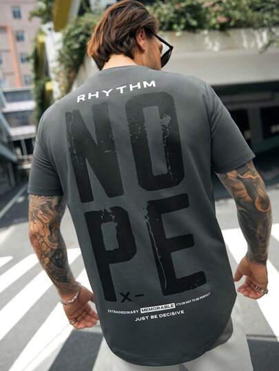 تي شيرت بطباعة شعار للرجال