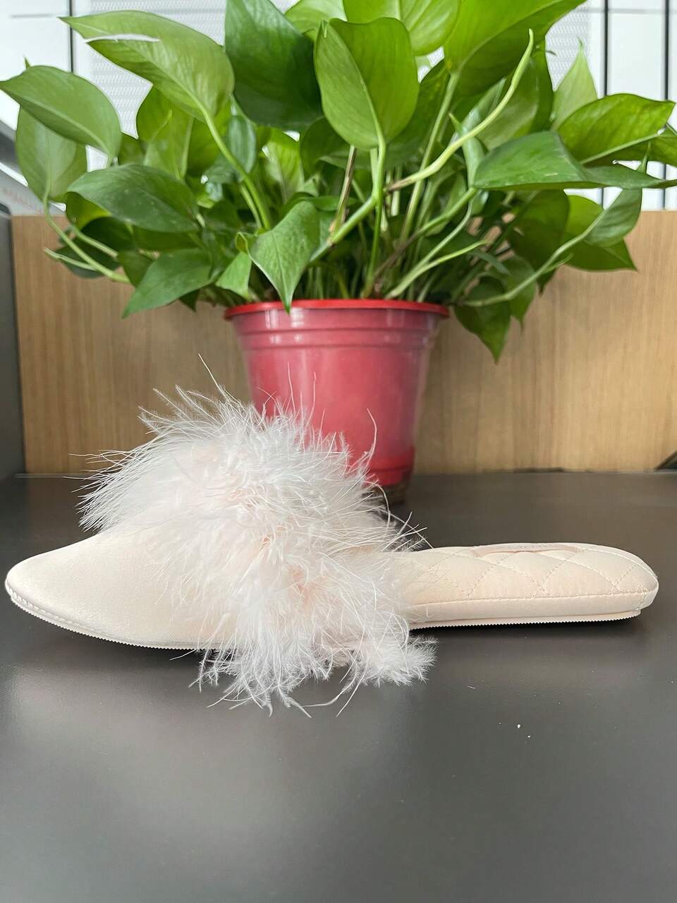 Fall/Winter Women's Fashion Pointed Toe Faux Fur Slip-On Slippers,Fluffy Slippers
