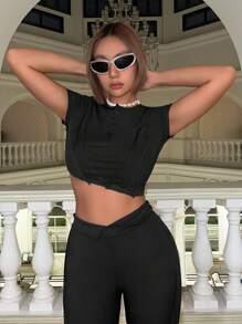 SHEIN ICON Chất rắn Đường may Chi tiết Áo phông Crop - màu đen - Xem 5
