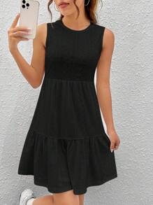 SHEIN EZwear Robe À Broderie Anglaise Unicolore À Volants - Noir - Voir 5