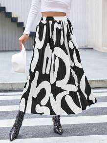 SHEIN Privé Graphic Print Pleated Skirt - Black and White - View 1