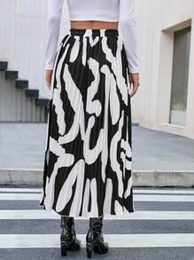 SHEIN Privé Graphic Print Pleated Skirt - Black and White - View 2