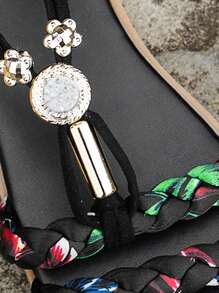 編織花朵設計涼鞋帶柔軟和防滑鞋底適用於海灘,黑色平底涼鞋適合女士