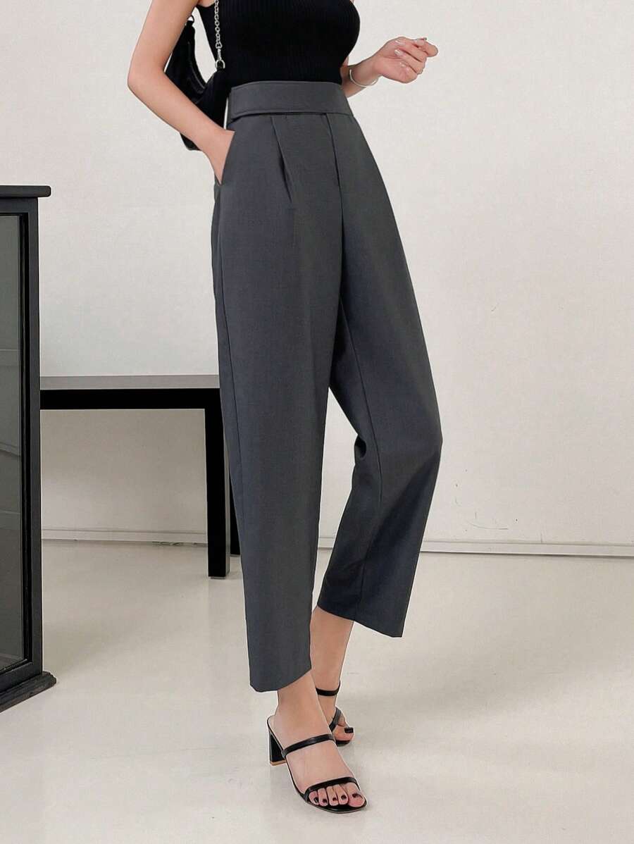 DAZY 素色斜口袋九分西裝褲 - 深灰色 - 查看 1