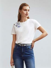 MOTF PREMIUM FLORAL EMBROIDERED T-SHIRT