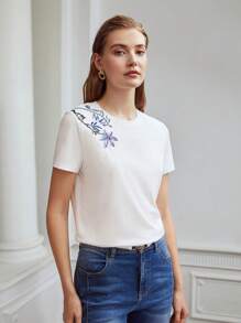 MOTF PREMIUM FLORAL EMBROIDERED T-SHIRT