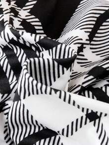 SHEIN Baby Boy Bear Print Tee & Plaid Pants