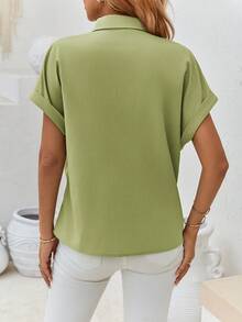 SHEIN Clasi Blusa unicolor de manga murciélago de tapeta con botón - Verde Lima - Ver 4