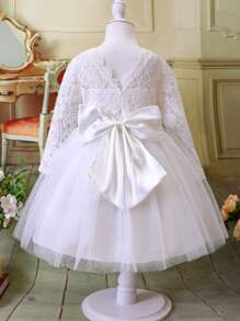 SHEIN Glamorique Kids 年輕女孩帶蝴蝶結裙子，時尚，適合生日派對、晚宴、婚禮、洗禮慶典和首次生日 - 白色 - 查看 4