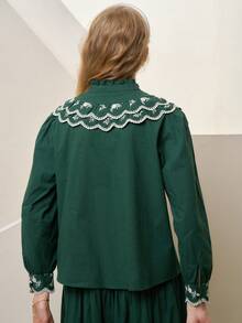 Simple Retro Floral Embroidery Ruffle Trim Button Front Shirt - Dark Green - View 2