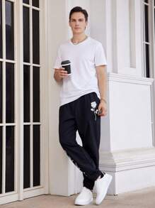 Manfinity VCAY 寬鬆款男士花卉與日本字母印花束繩腰帶長褲 - 黑色 - 查看 5