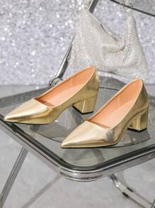 Zapatos espléndido dorado de tacón alto para primavera con verano