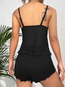 蕾絲拼接荷葉邊吊帶背心和短褲睡衣套裝