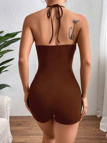 Zolique 鏈條細節鏤空後背繫帶吊脖彈力緊身連體短褲 - 咖啡棕 - 查看 2