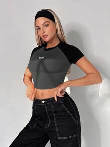 SHEIN EZwear 字母貼布撞色插肩袖短款T恤 - 灰色 - 查看 3