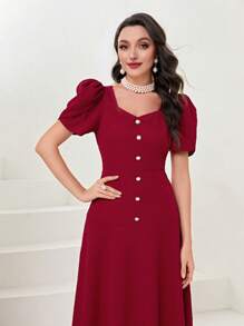 Modelyn 雞心領口泡泡袖前紐扣連衣裙 - 酒紅色 - 查看 5